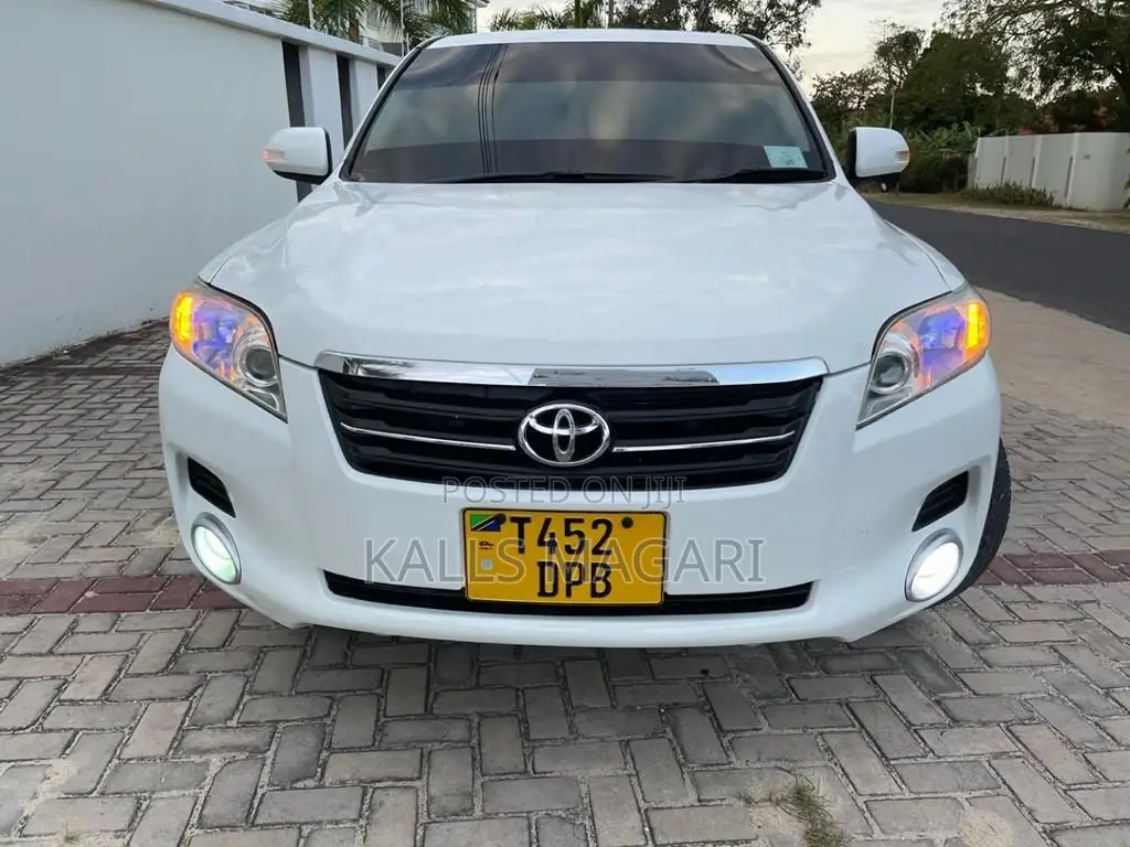 Toyota Vanguard 2008 White
