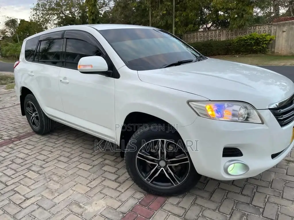 Toyota Vanguard 2008 White