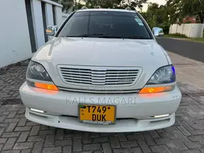 Toyota Harrier 2000 White