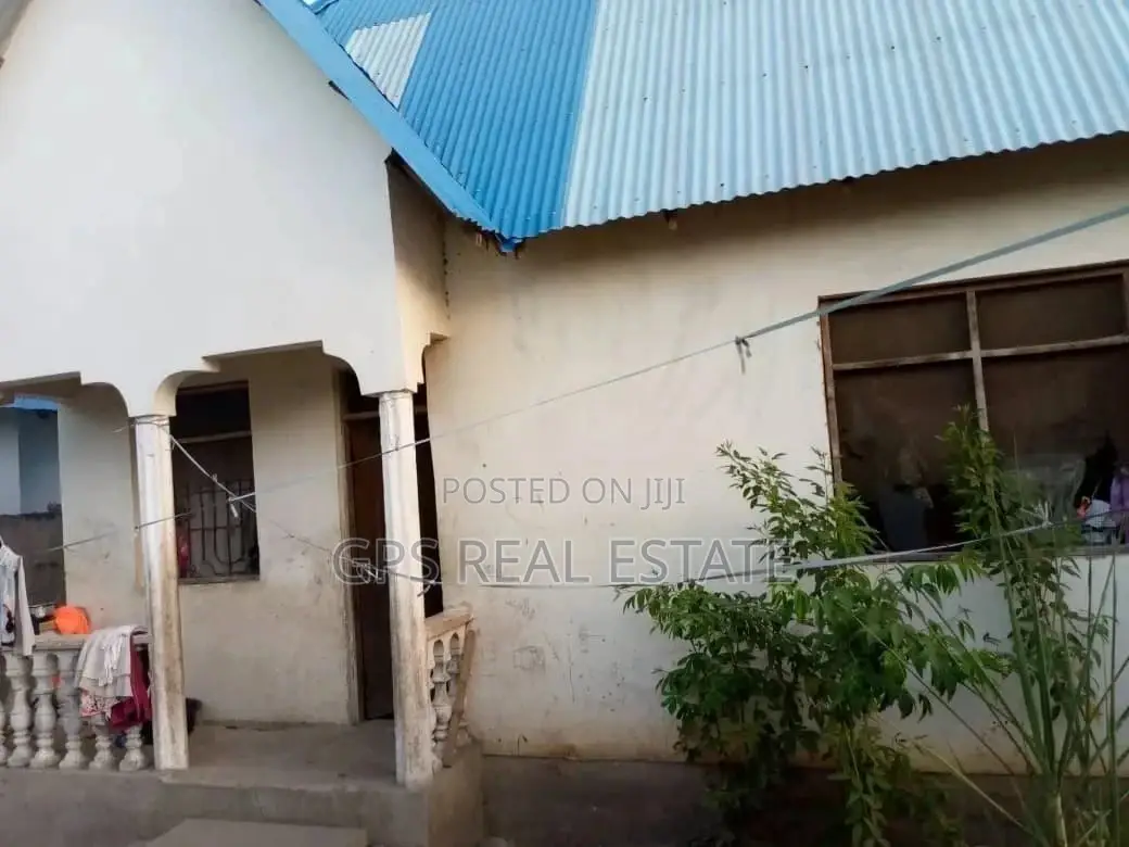 3bdrm House in Max Evarst, Temeke for Sale