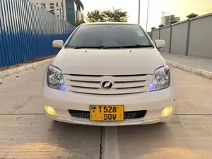 Toyota IST 2005 White