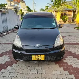 Toyota Fun Cargo 2002 Black