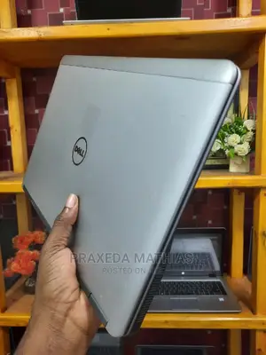 Laptop Dell Latitude 7440 4GB Intel Core I5 HDD 500GB