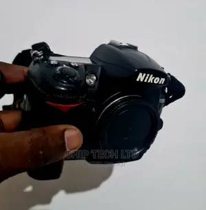 Nikon D7000 With Lens