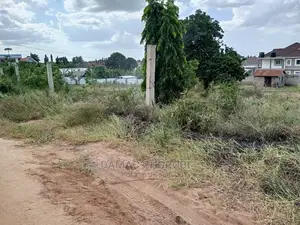 Kiwanja Kinauzwa Upanga Dar Es Salaam Qmt 1570