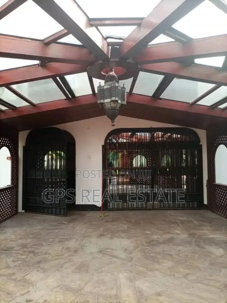 5bdrm House in Maxposh, Masaki for Sale