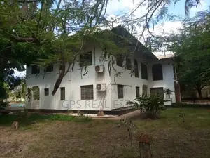 5bdrm House in Maxposh, Masaki for Sale