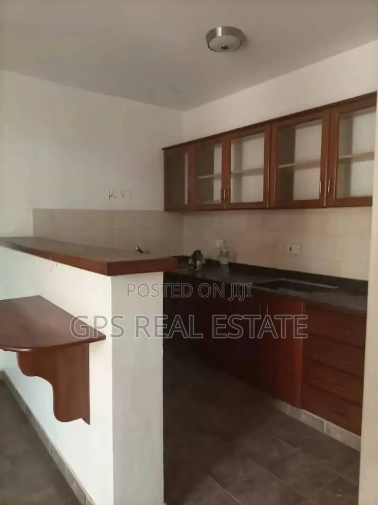 5bdrm House in Maxposh, Masaki for Sale
