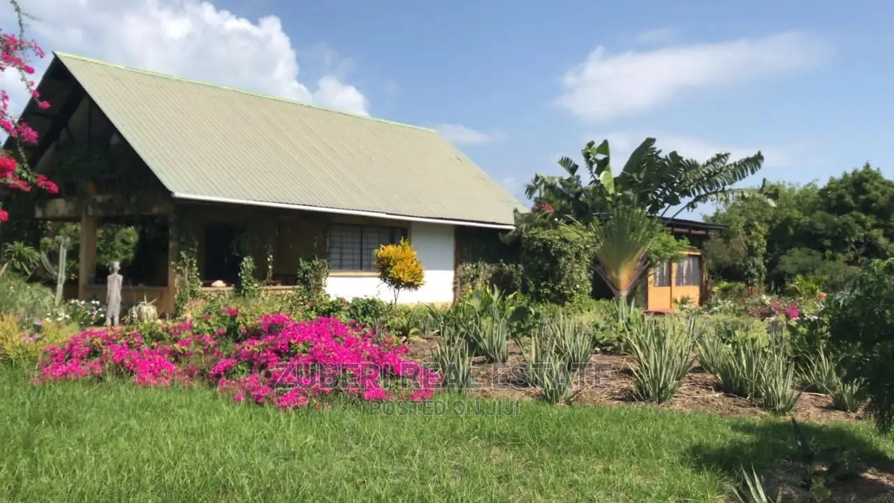 Kikokwe Ocean Cliff With Bungalow For Sale.