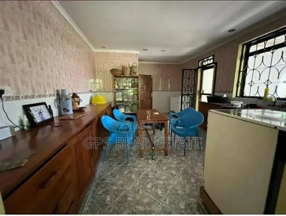 4bdrm House in Maxposh, Kinondoni for Sale
