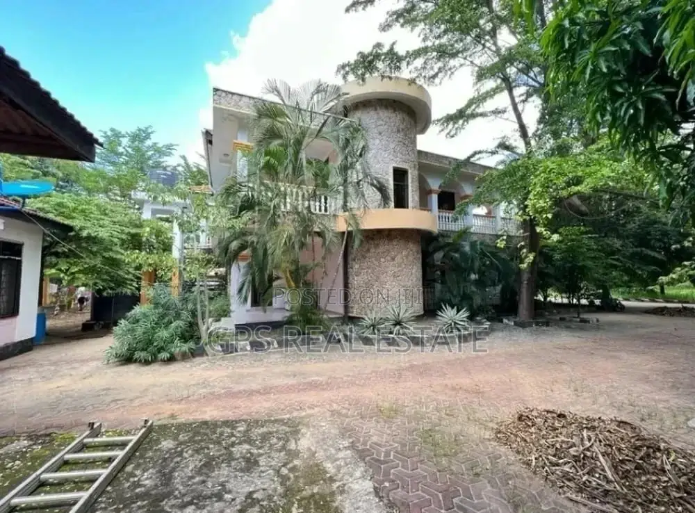 4bdrm House in Maxposh, Kinondoni for Sale