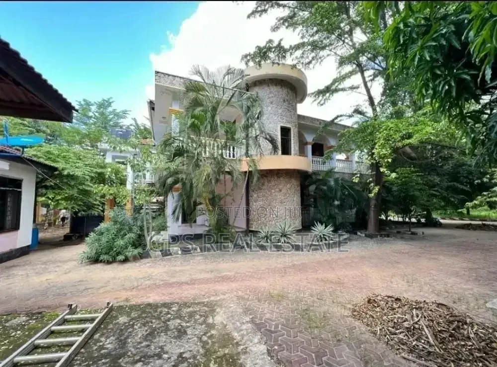 4bdrm House in Maxposh, Kinondoni for Sale