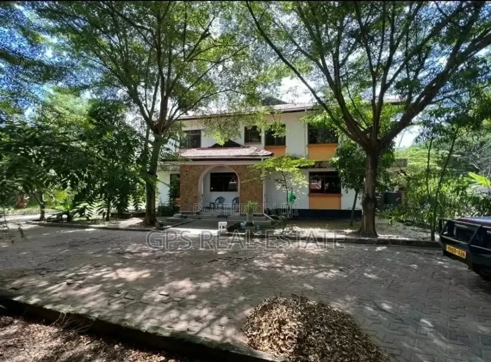 4bdrm House in Maxposh, Kinondoni for Sale