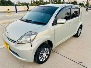 Toyota Passo 2004 Gold