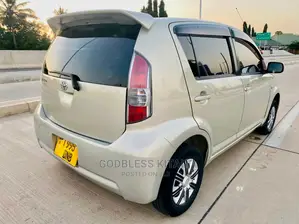 Toyota Passo 2004 Gold