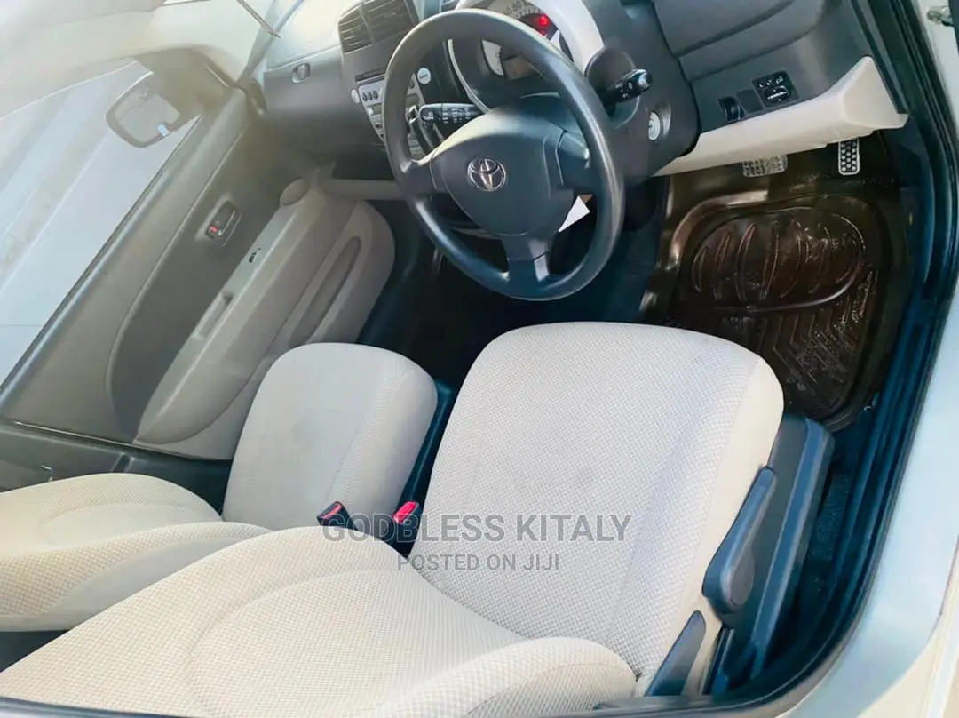 Toyota Passo 2004 Gold