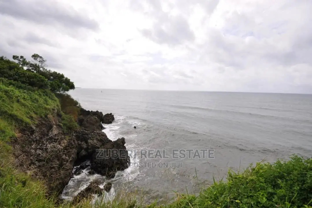 Kikokwe Ocean Cliff With Bungalow For Sale.