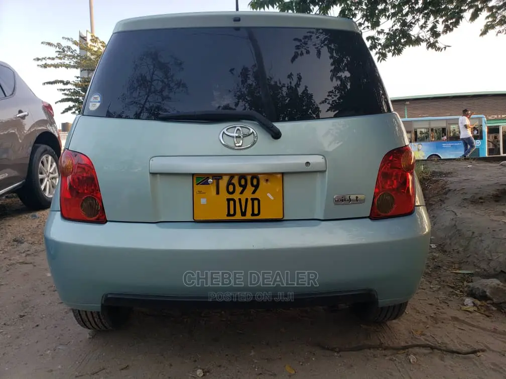 Toyota IST 2004 Blue