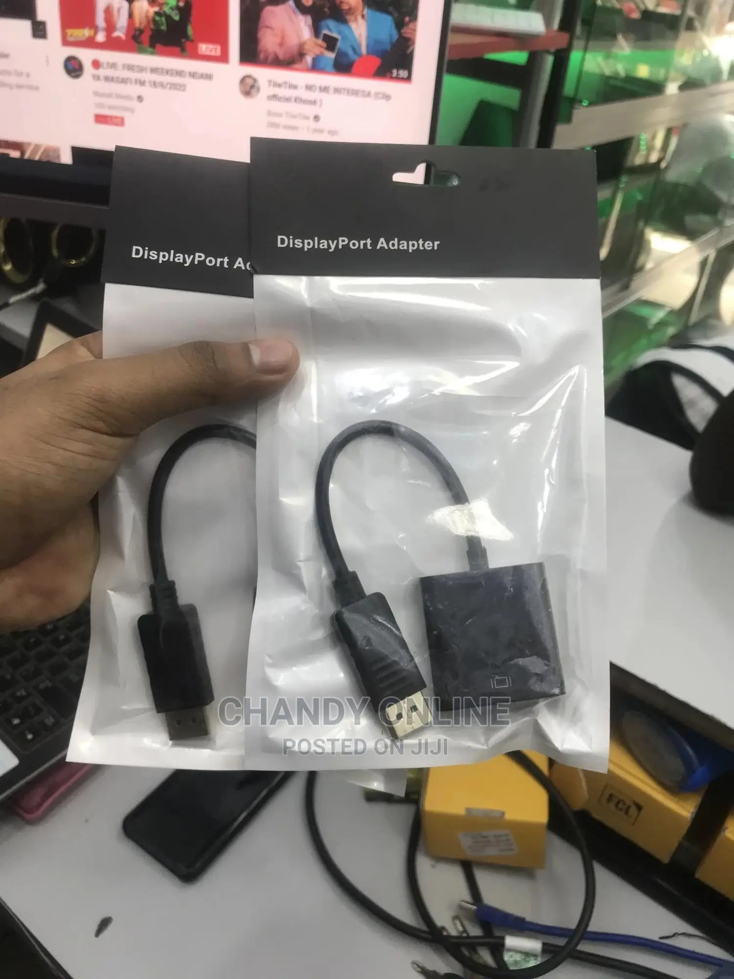 Display Port to VGA Convertor