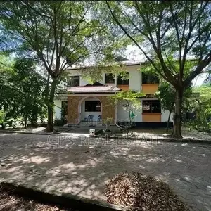 6bdrm House in Maxposh, Kinondoni for Sale