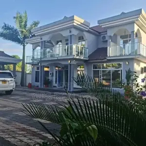 6bdrm House in Maxposh, Kinondoni for Sale