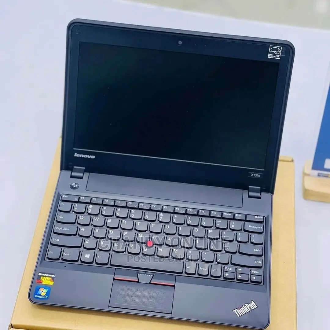 Laptop Lenovo ThinkPad X131e 4GB Intel Core 2 Duo HDD 320GB