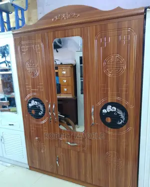 Kabati La Nguo
