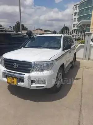 Toyota Land Cruiser 2012 White