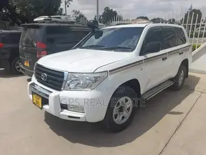 Toyota Land Cruiser 2012 White