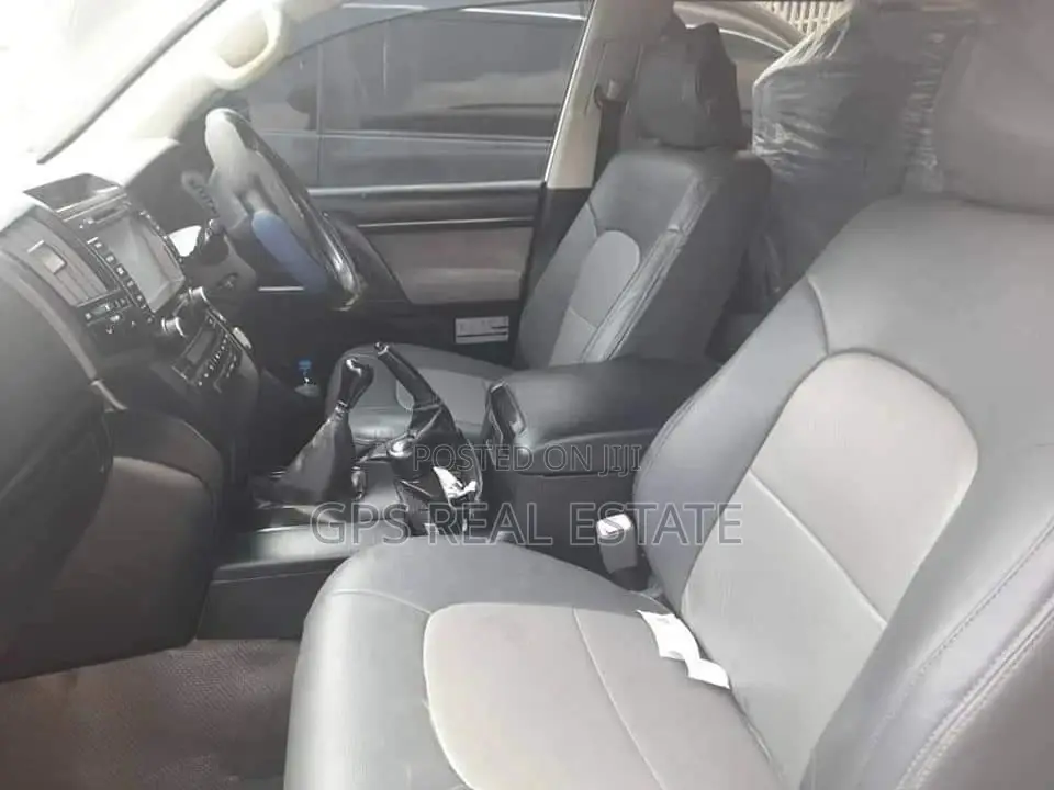 Toyota Land Cruiser 2012 White