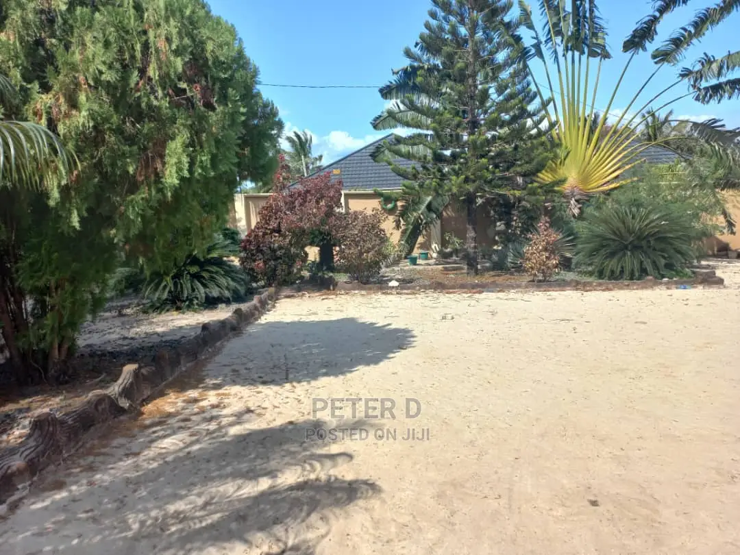 5bdrm House in Goba for Sale