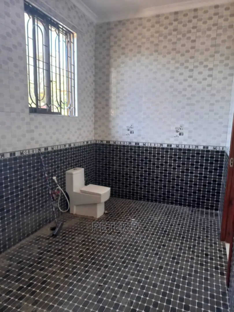 5bdrm House in Goba for Sale