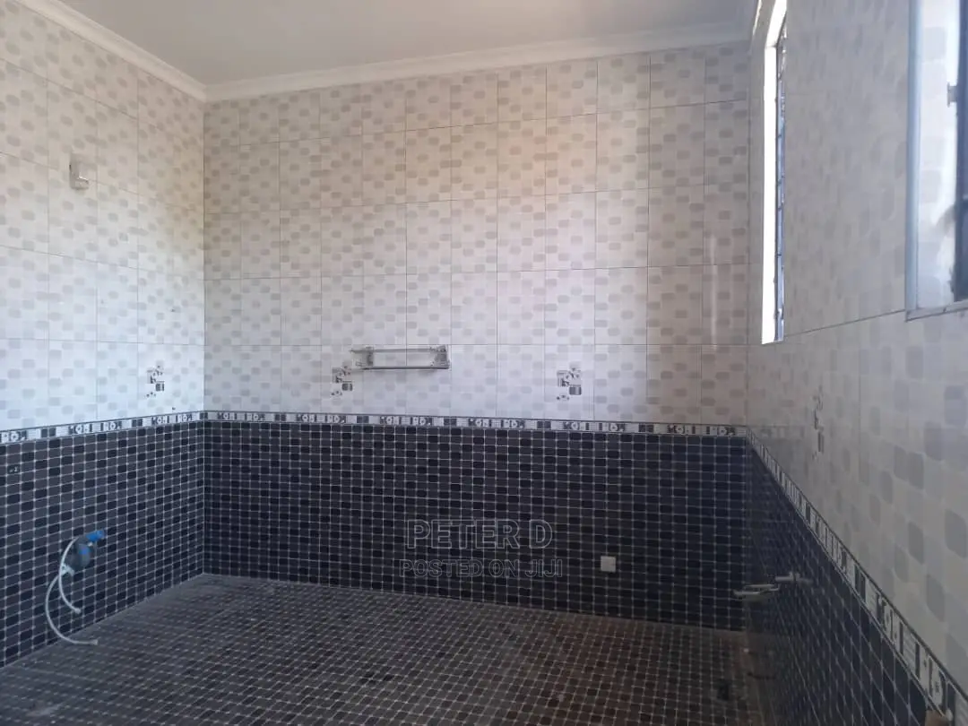 5bdrm House in Goba for Sale