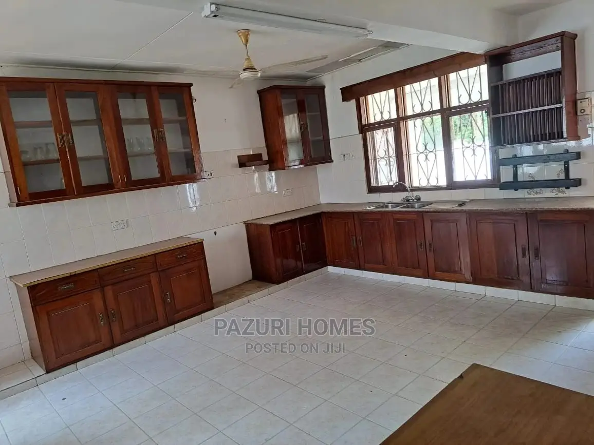5bdrm Bungalow in Mbezi Beach for Rent