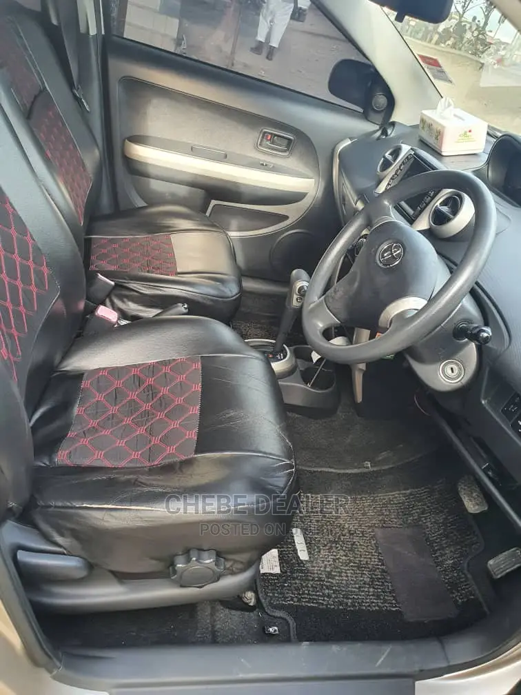 Toyota IST 2004 Gold