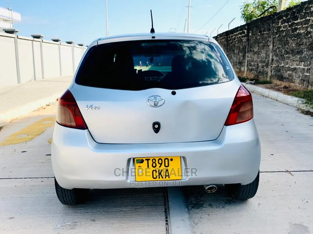 Toyota Vitz 1.0 FWD 3dr 2005 Silver