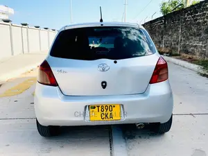 Toyota Vitz 1.0 FWD 3dr 2005 Silver