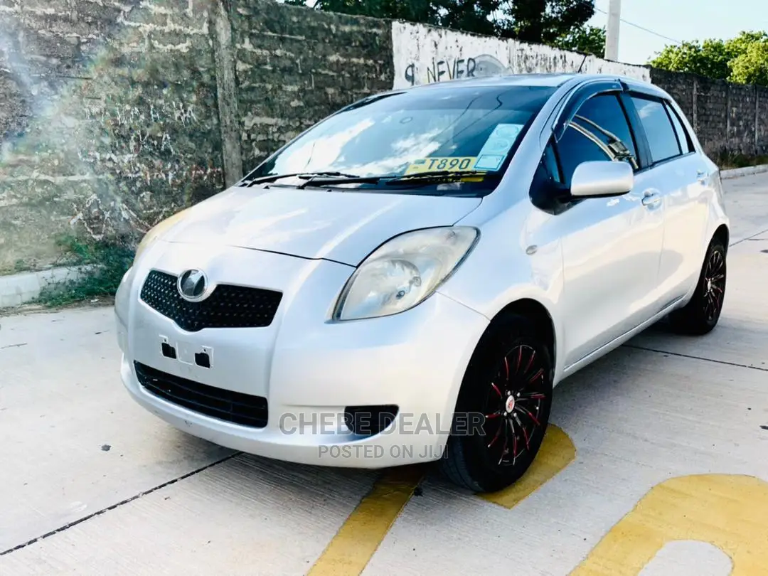 Toyota Vitz 1.0 FWD 3dr 2005 Silver