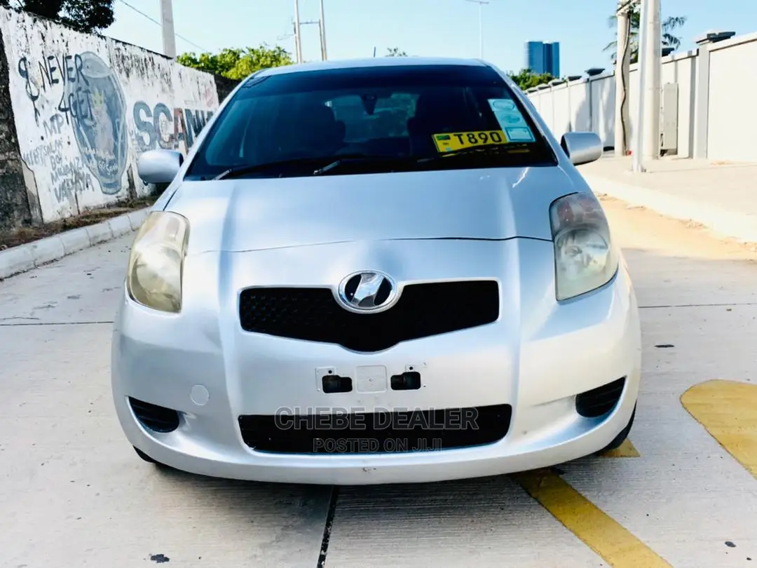 Toyota Vitz 1.0 FWD 3dr 2005 Silver