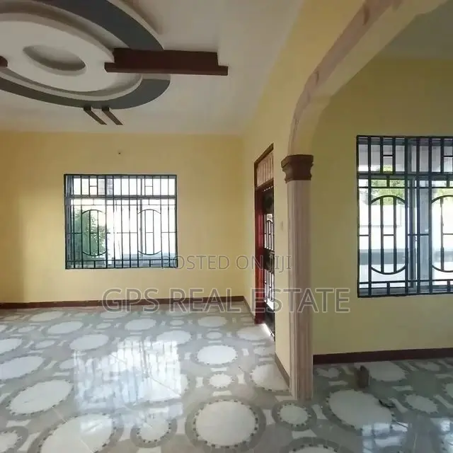 4bdrm House in Maxposh, Temeke for Sale