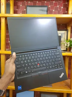 Laptop Lenovo Thinkpad E15 8GB Intel Core I7 SSD 512GB