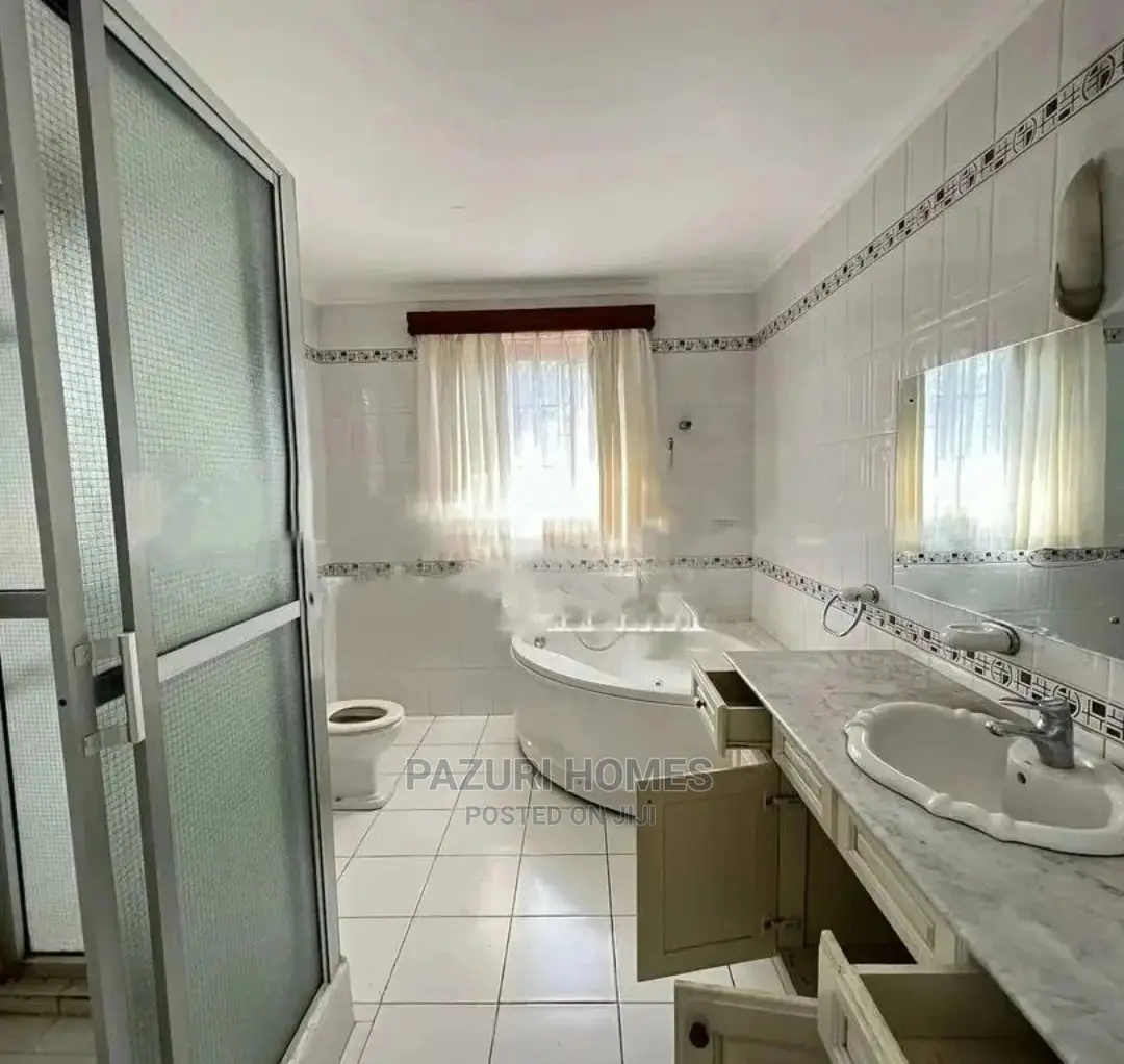 5bdrm Maisonette in Mbezi Beach for rent