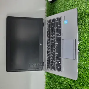 Laptop HP EliteBook 820 G3 4GB Intel Core I7 HDD 500GB