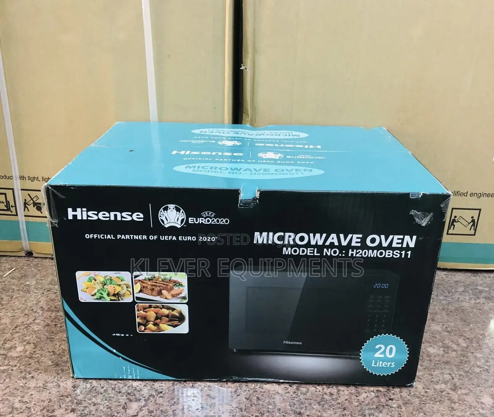Hisense Digital Microwave 20L