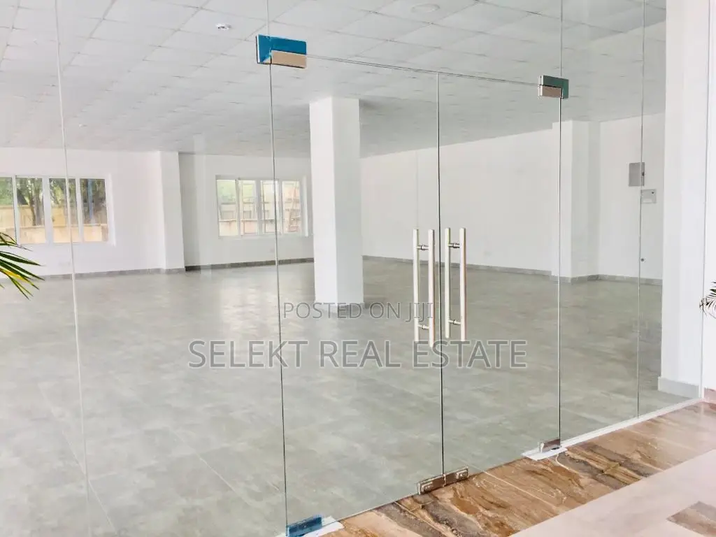 80 SQM Commercial/Office Space in Oysterbay