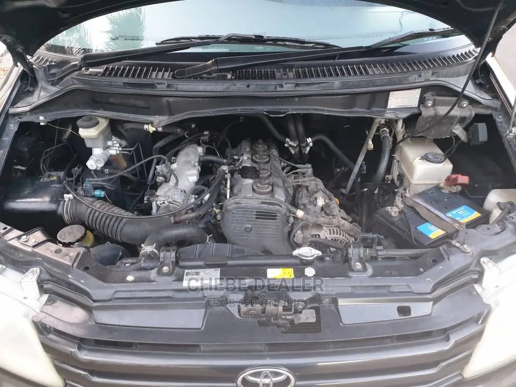 Toyota Noah 2.0 AWD (8 Seater) 2002 Black