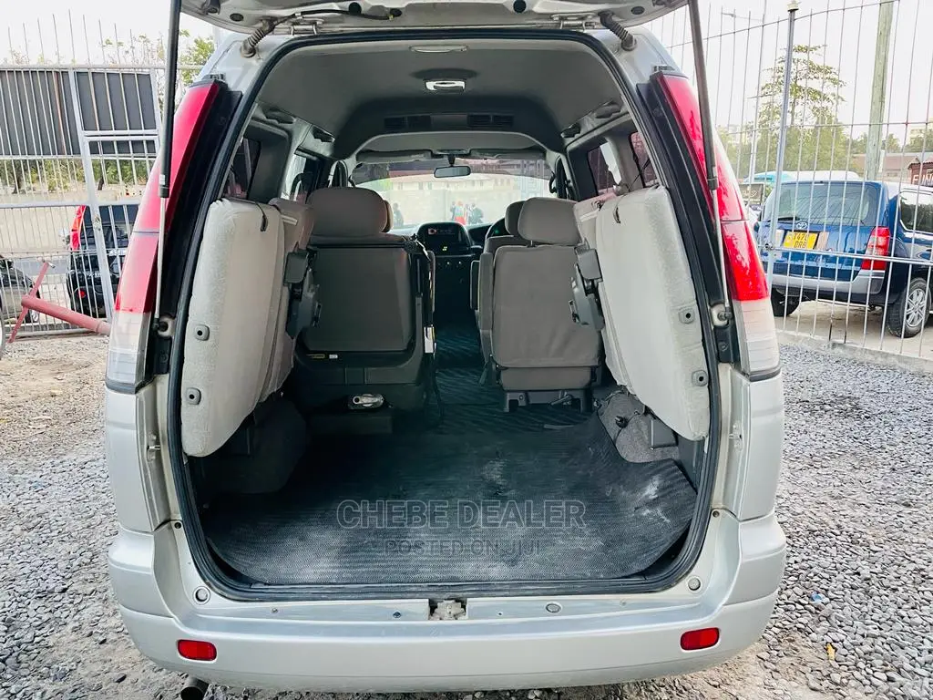Toyota Noah 2.0 AWD (8 Seater) 2003 Silver