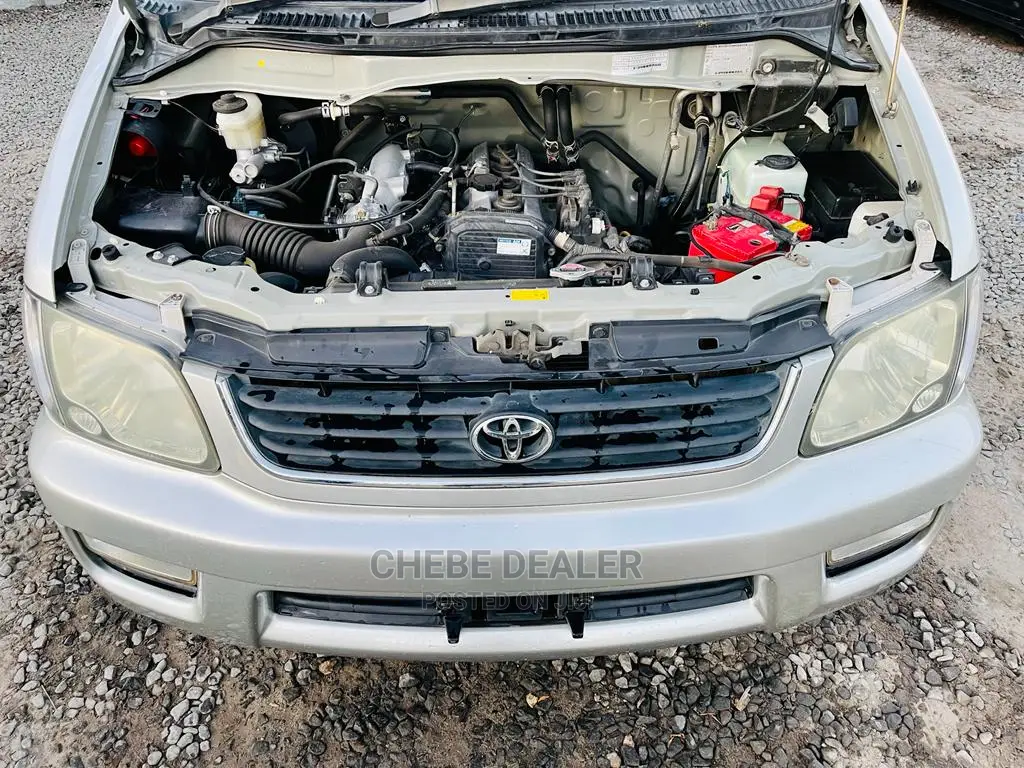 Toyota Noah 2.0 AWD (8 Seater) 2003 Silver