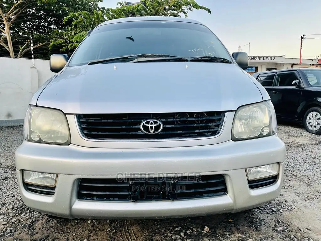 Toyota Noah 2.0 AWD (8 Seater) 2003 Silver