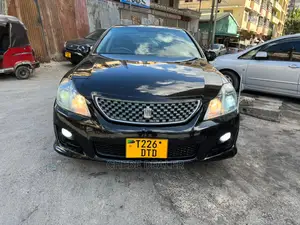 Toyota Crown 2010 Black